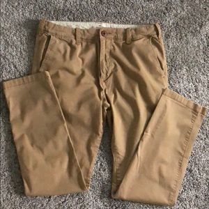 Men’s khaki pants